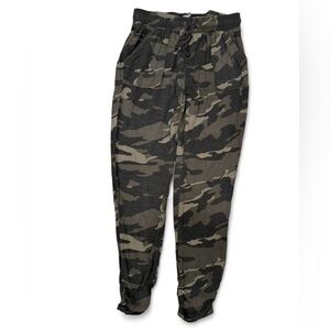 Rewash Women's Camouflage Jogger Pants - Olive & Black